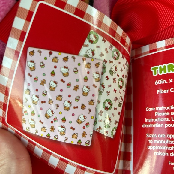 Hello Kitty Christmas Blankets - Picture 4 of 5